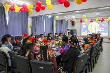 clip_image002.jpg 2Q3A2004